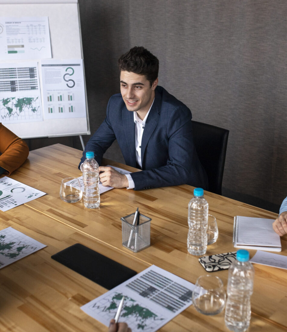 close-up-people-chatting-table close-up-people-chatting-table